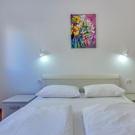 Apartments Host Barbat na Rabu Экстерьер фото
